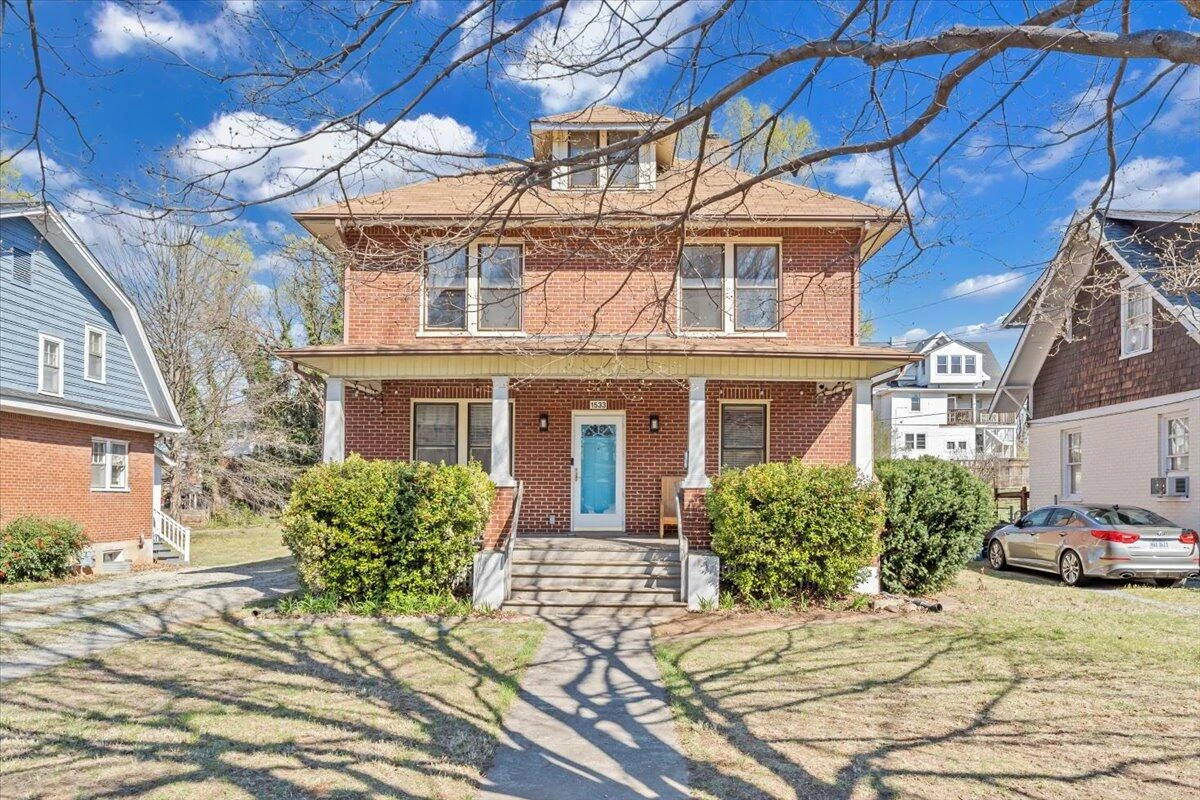 1533 Maiden LN
