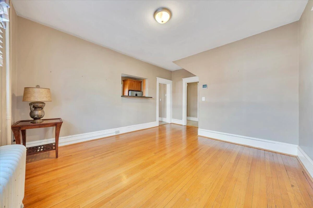 1533 Maiden LN - Photo 13