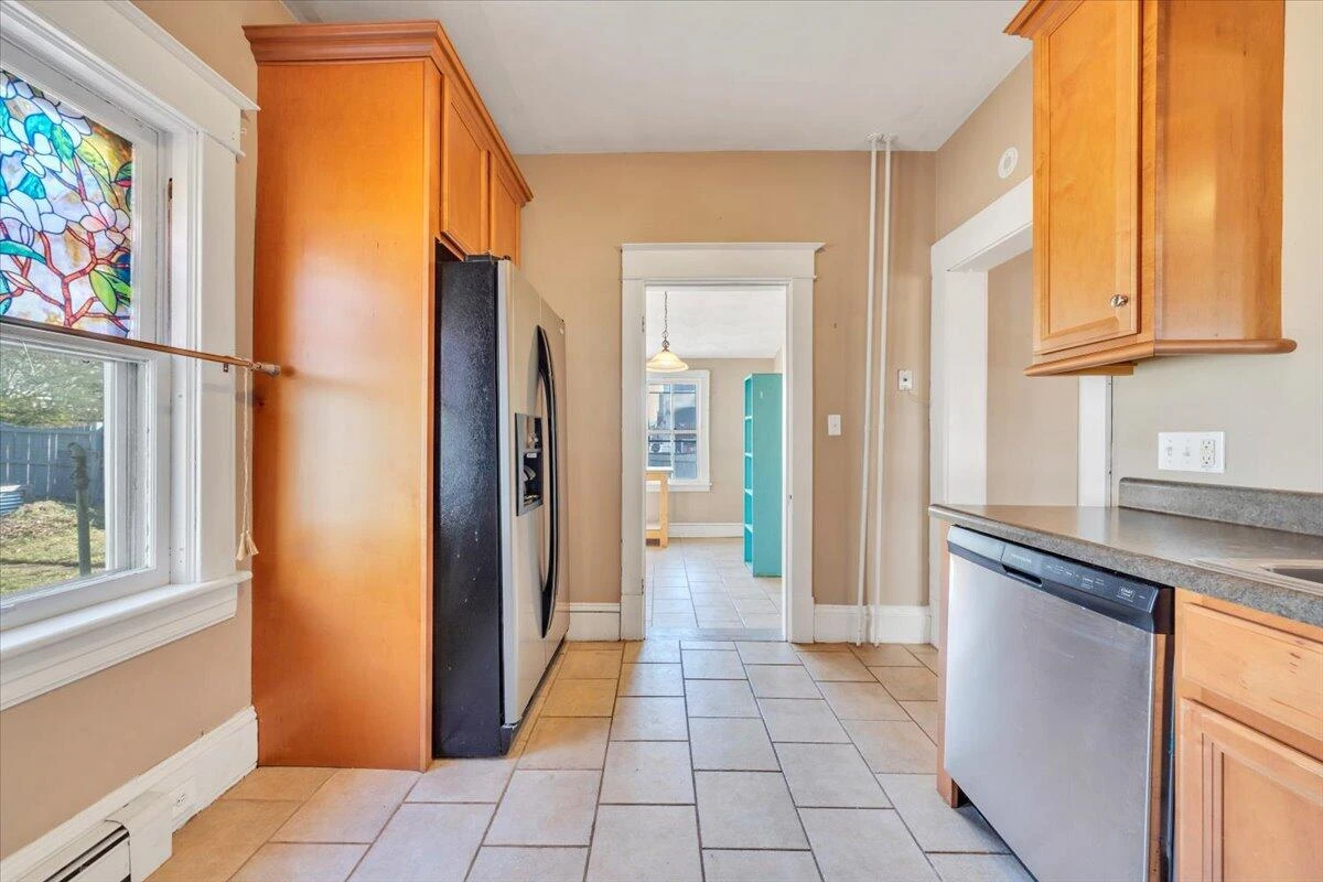 1533 Maiden LN - Photo 21