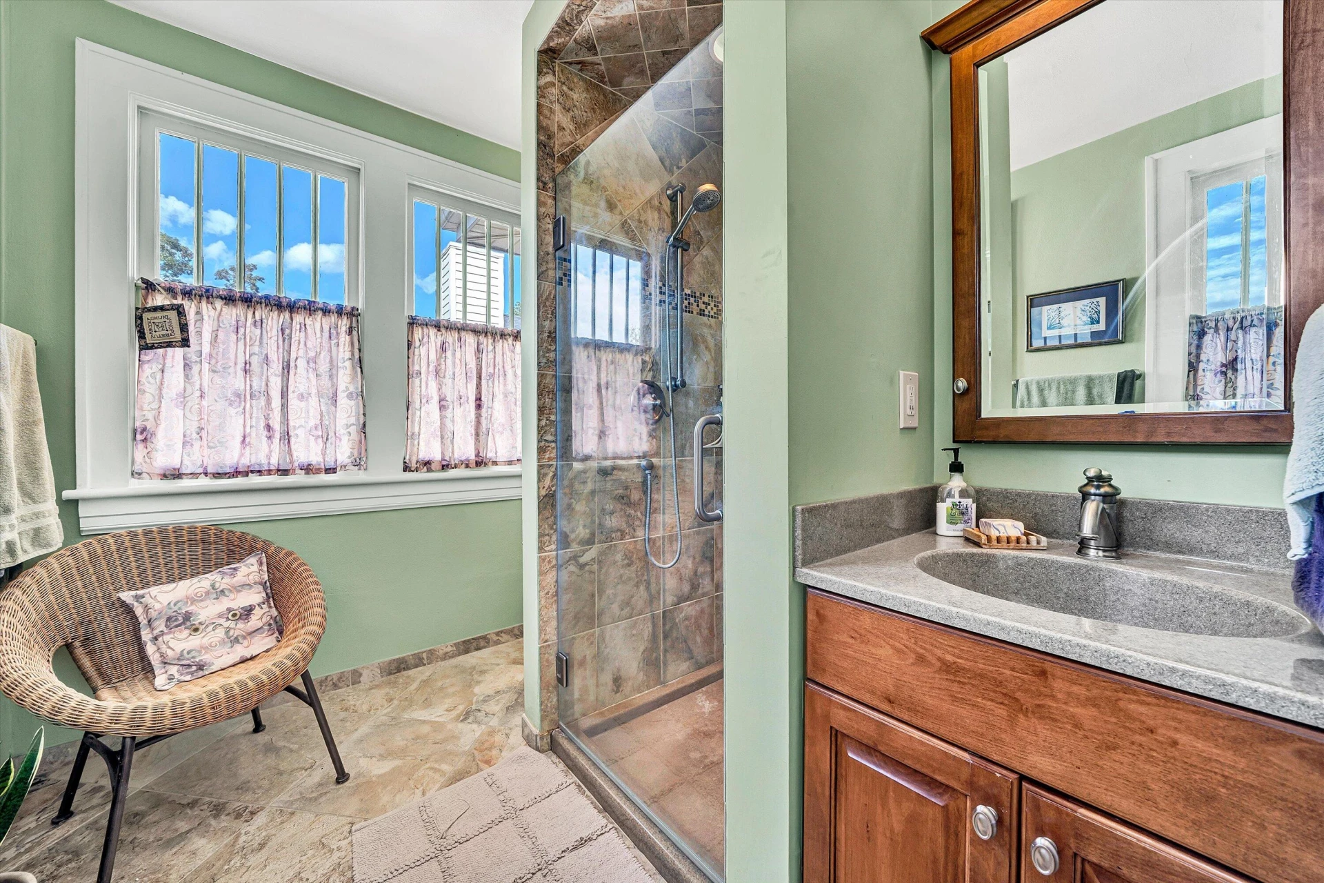 2435 Stanley AVE - Photo 27