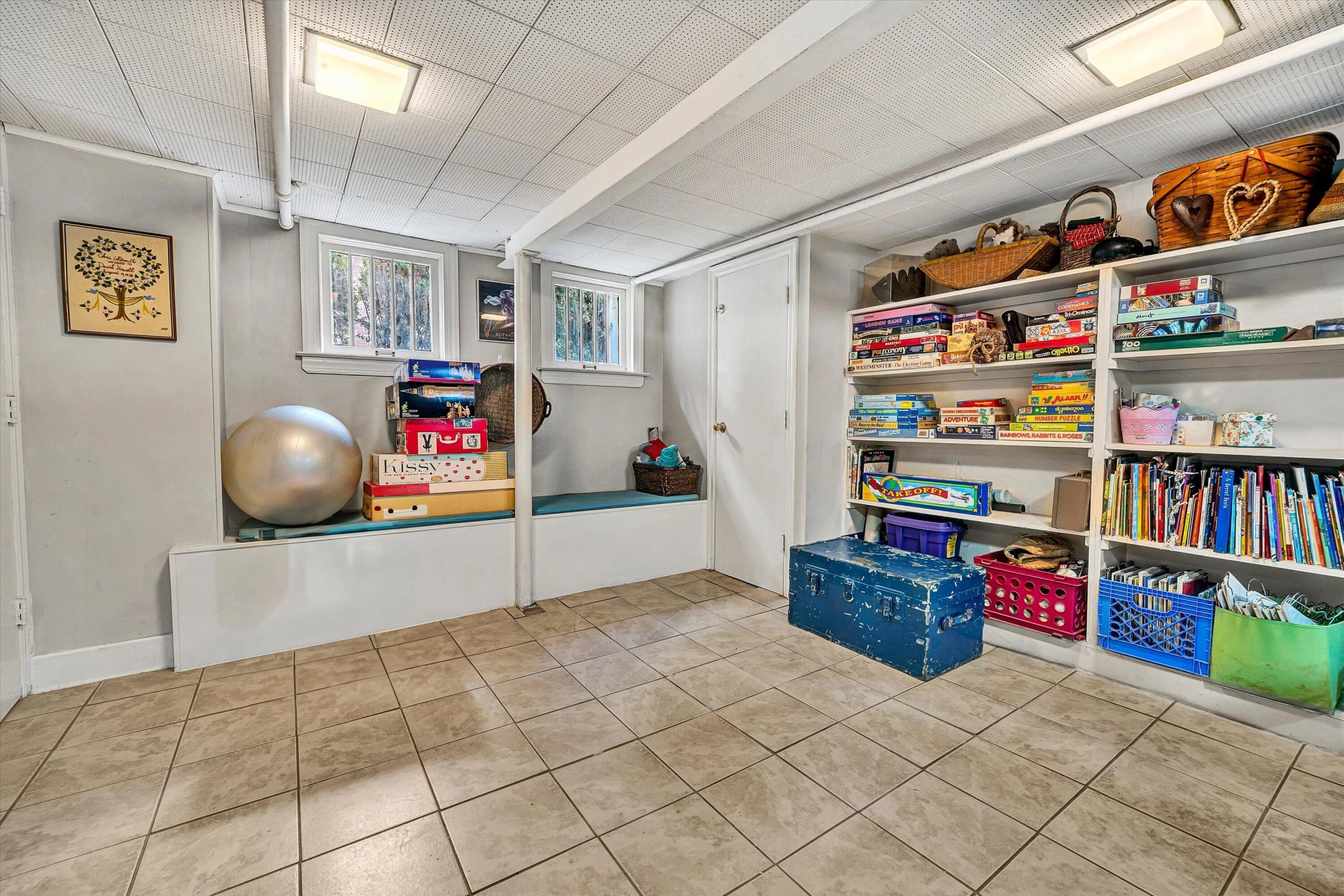 2435 Stanley AVE - Photo 35