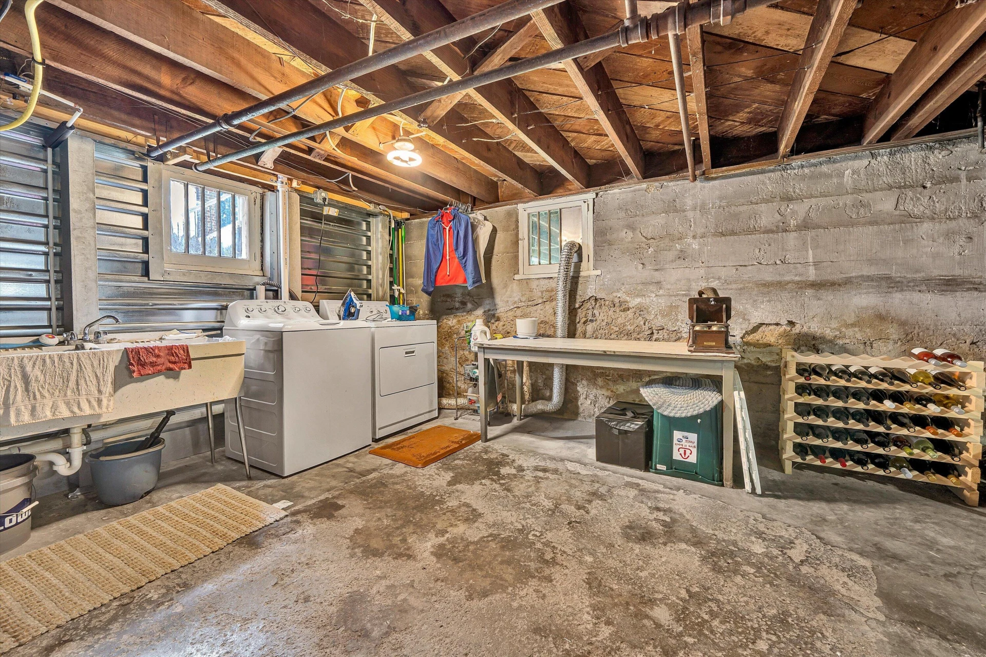 2435 Stanley AVE - Photo 38