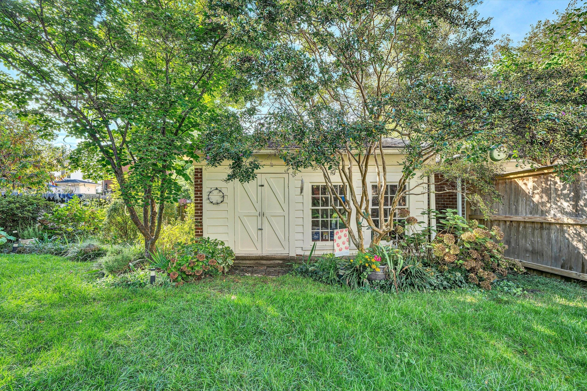 2435 Stanley AVE - Photo 39