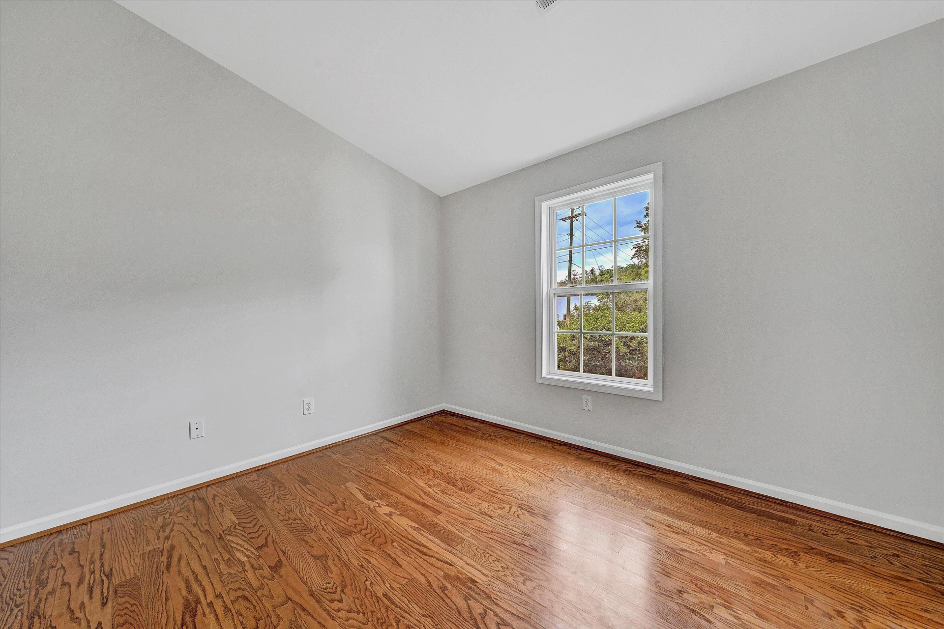 1421 24th ST - Photo 6