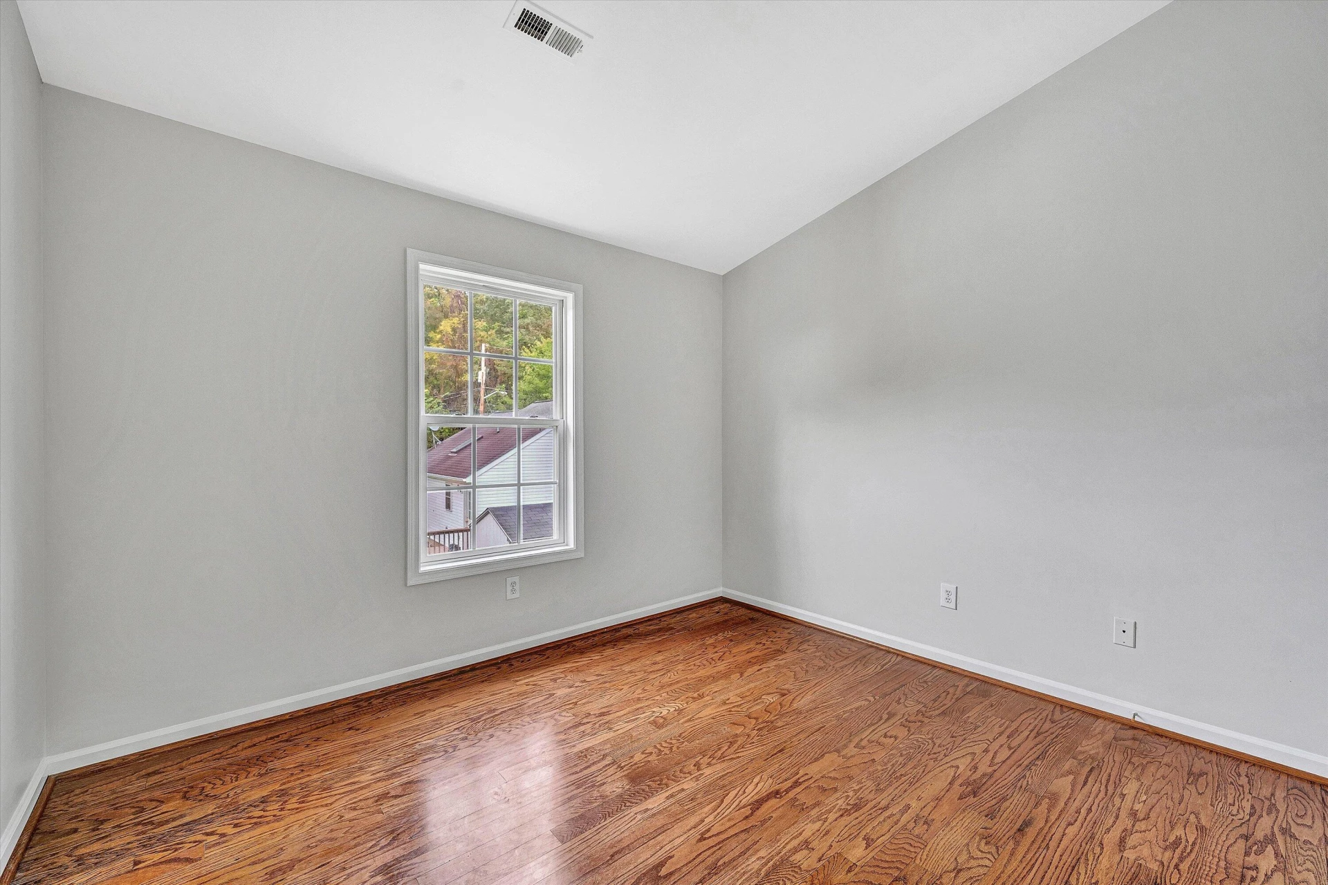 1421 24th ST - Photo 8