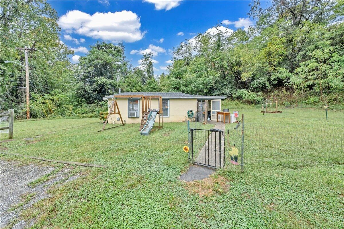 4251 Hershberger RD - Photo 15