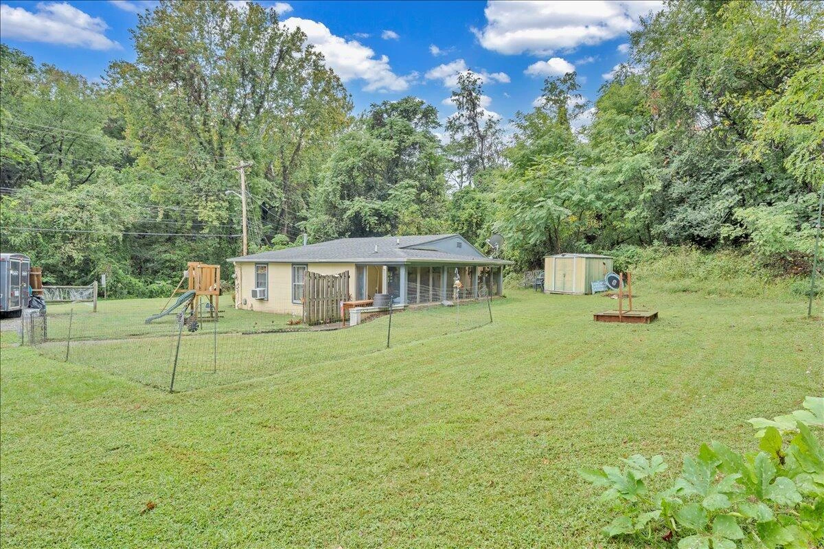 4251 Hershberger RD - Photo 16