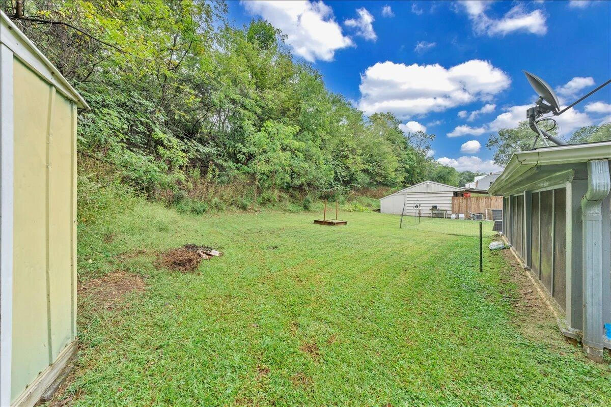 4251 Hershberger RD - Photo 18