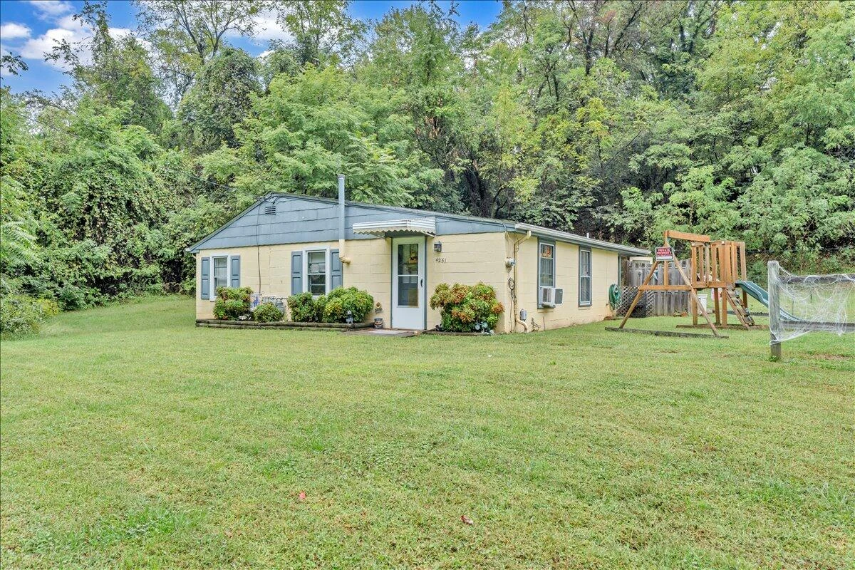 4251 Hershberger RD - Photo 21