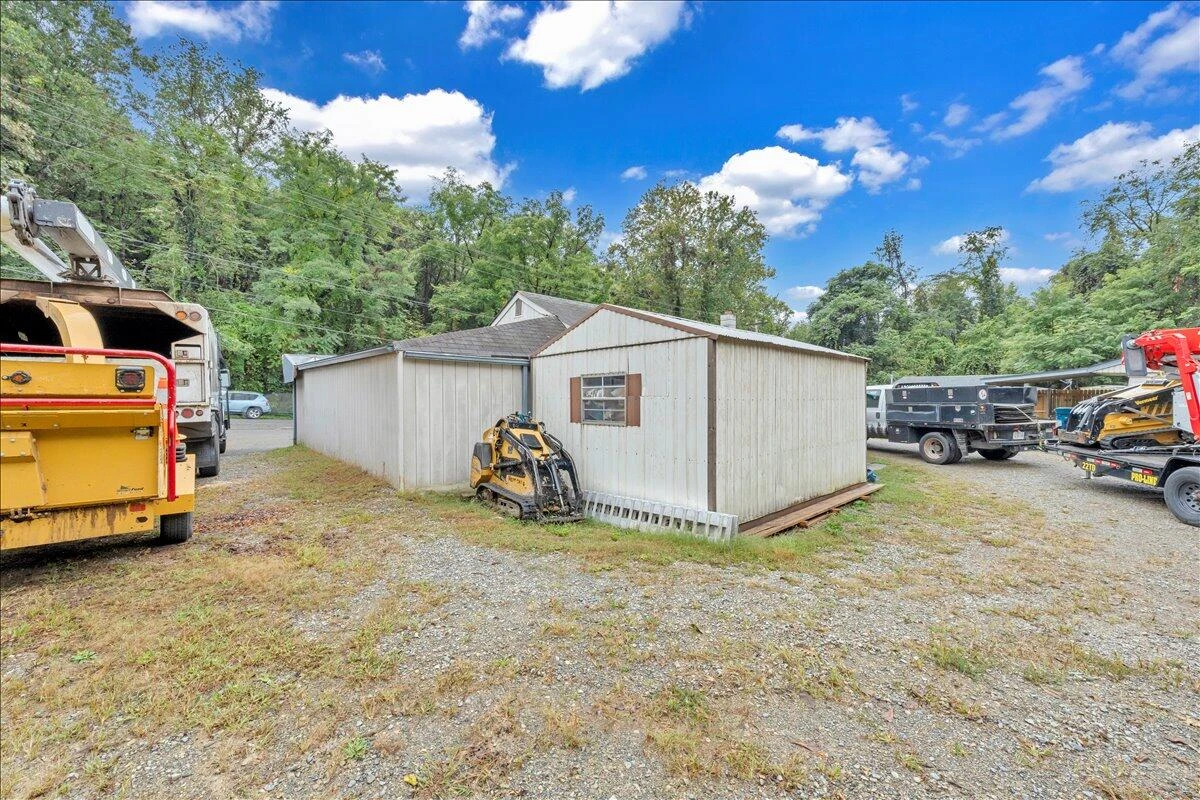 4251 Hershberger RD - Photo 25