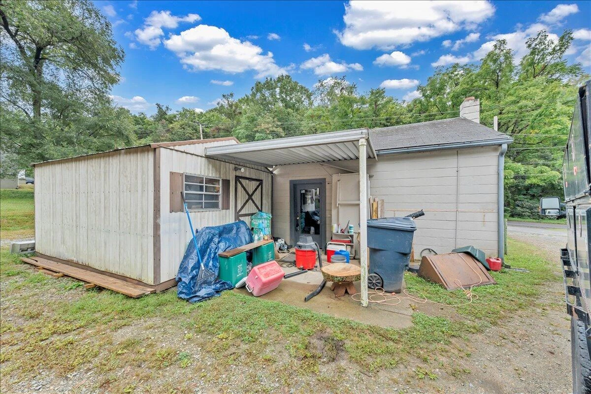 4251 Hershberger RD - Photo 26