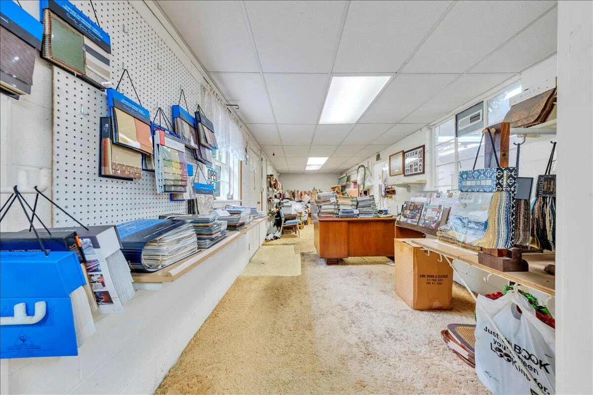 4251 Hershberger RD - Photo 32