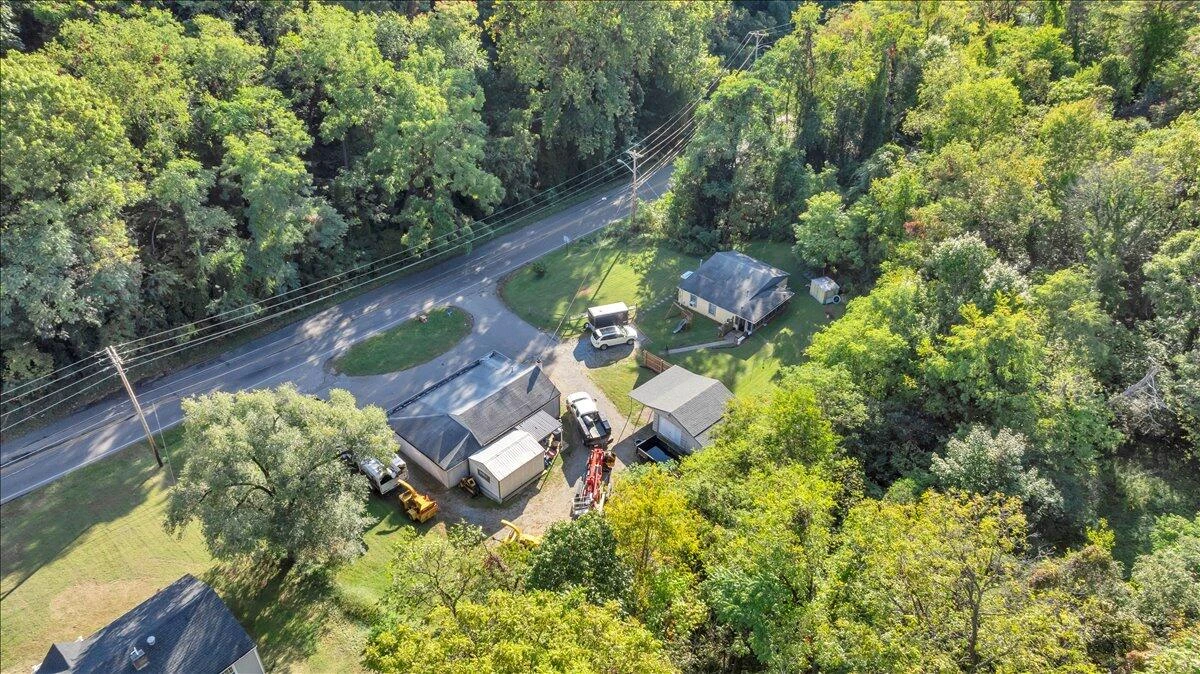 4251 Hershberger RD - Photo 40