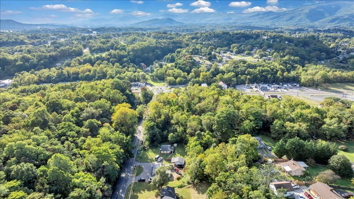 4251 Hershberger RD - Photo 45