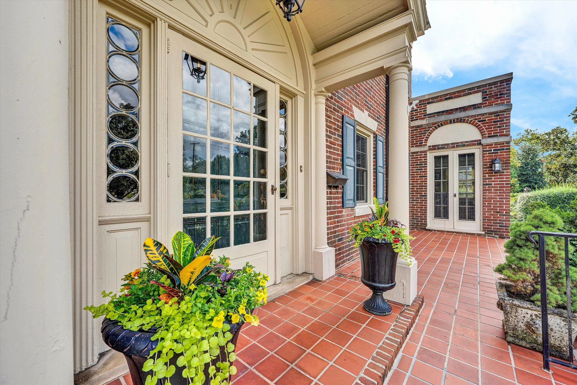 1930 Grandin RD - Photo 8