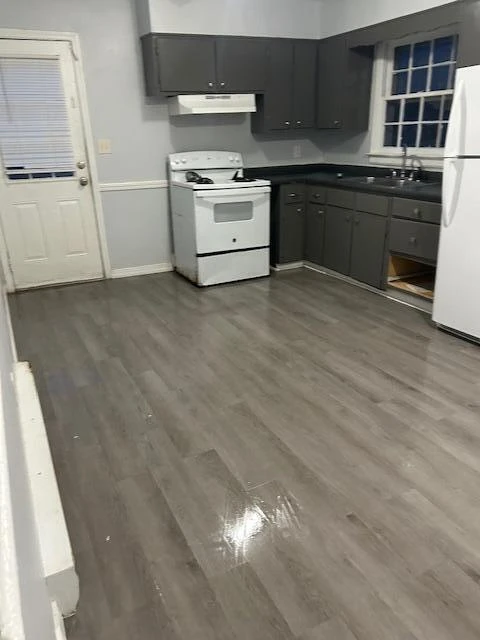 1526 Gordon AVE - Photo 3