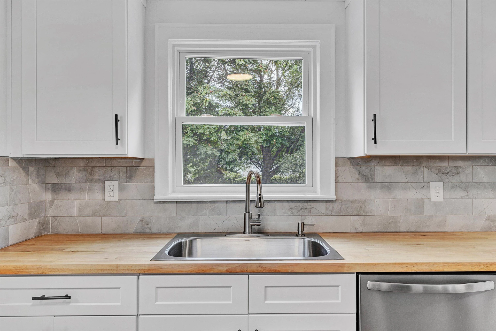 2719 Edison ST - Photo 10