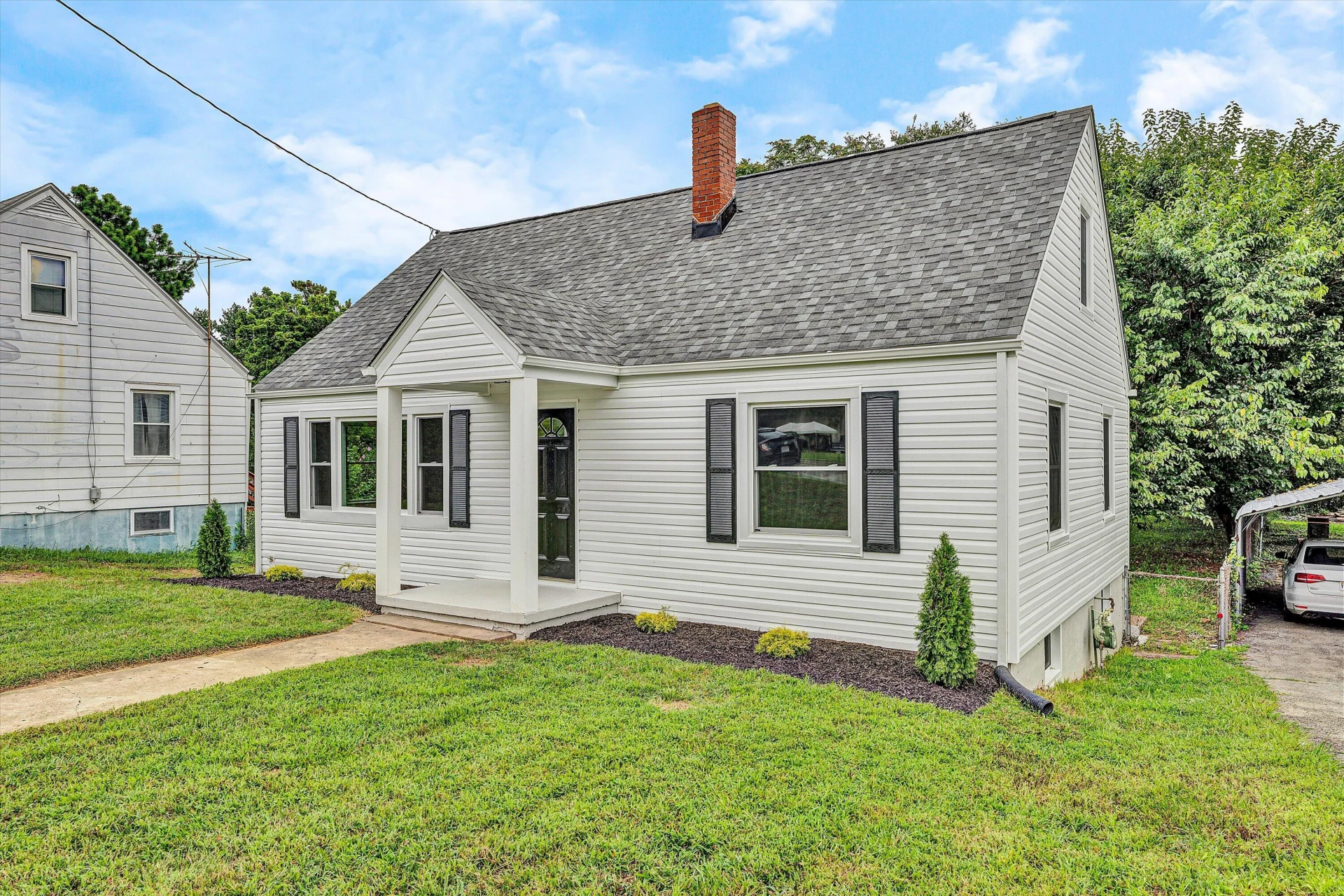 2719 Edison ST - Photo 2