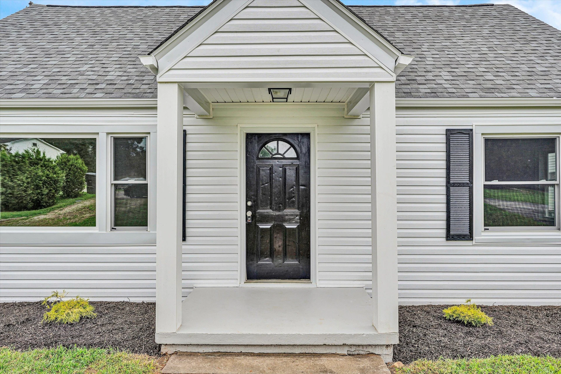 2719 Edison ST - Photo 3