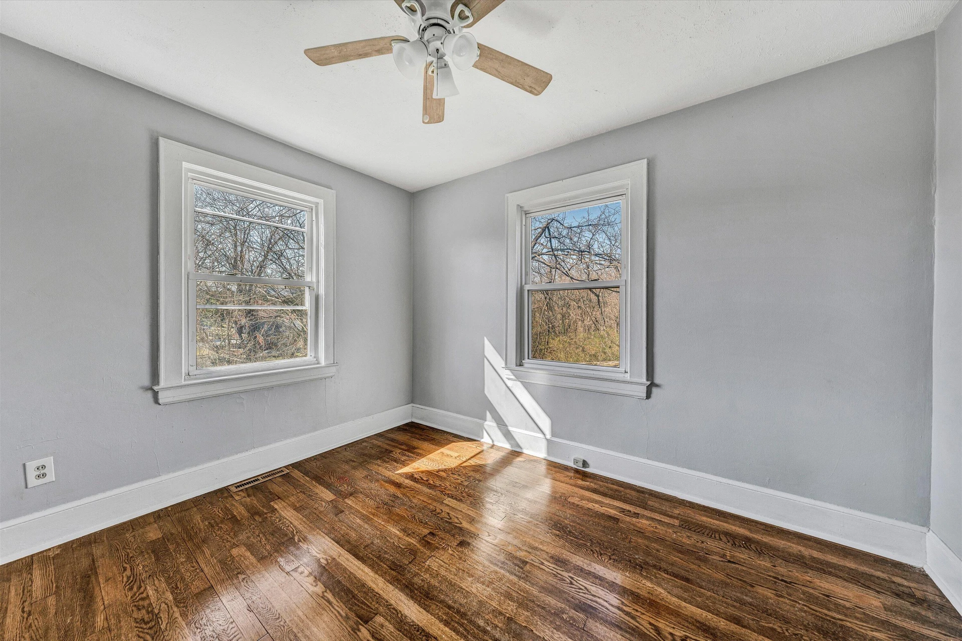 1006 Crescent ST - Photo 7