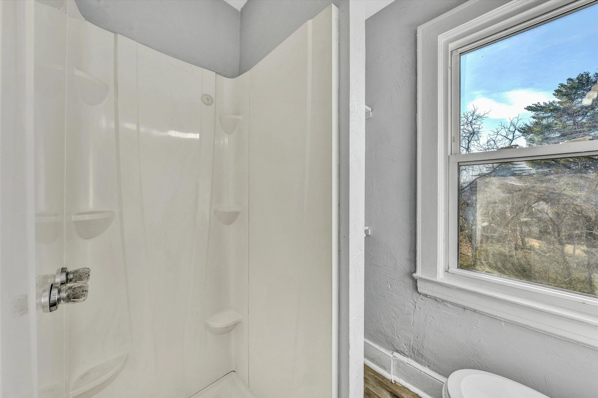 1006 Crescent ST - Photo 9