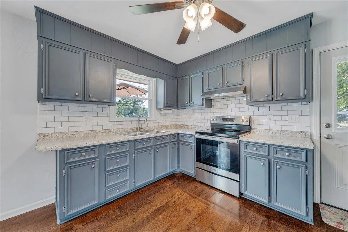 3011 Richard AVE - Photo 15