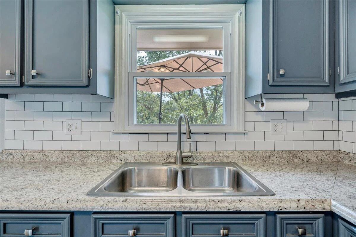 3011 Richard AVE - Photo 18