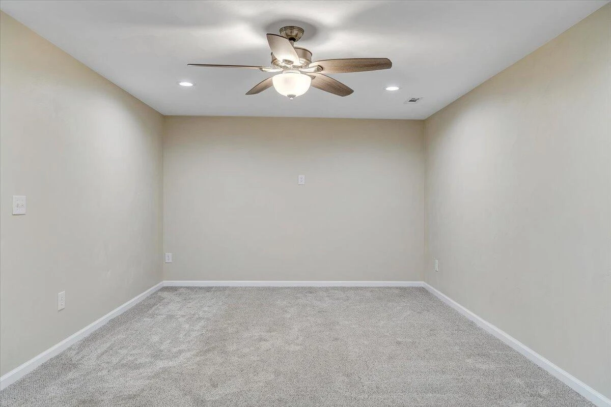3011 Richard AVE - Photo 32
