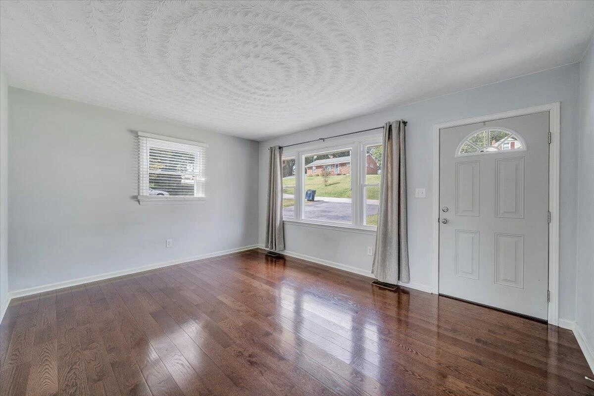3011 Richard AVE - Photo 8