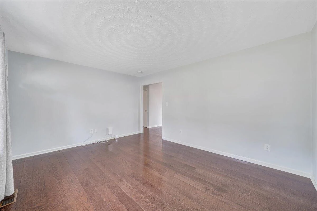 3011 Richard AVE - Photo 10