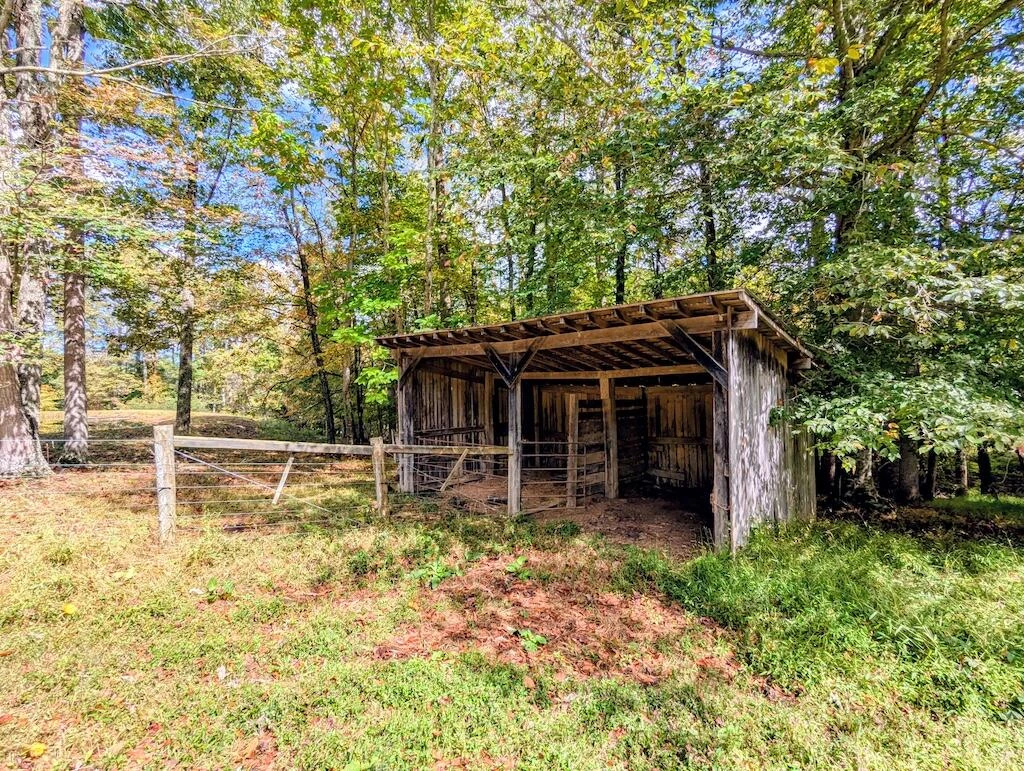 173 Hubbard RD - Photo 14
