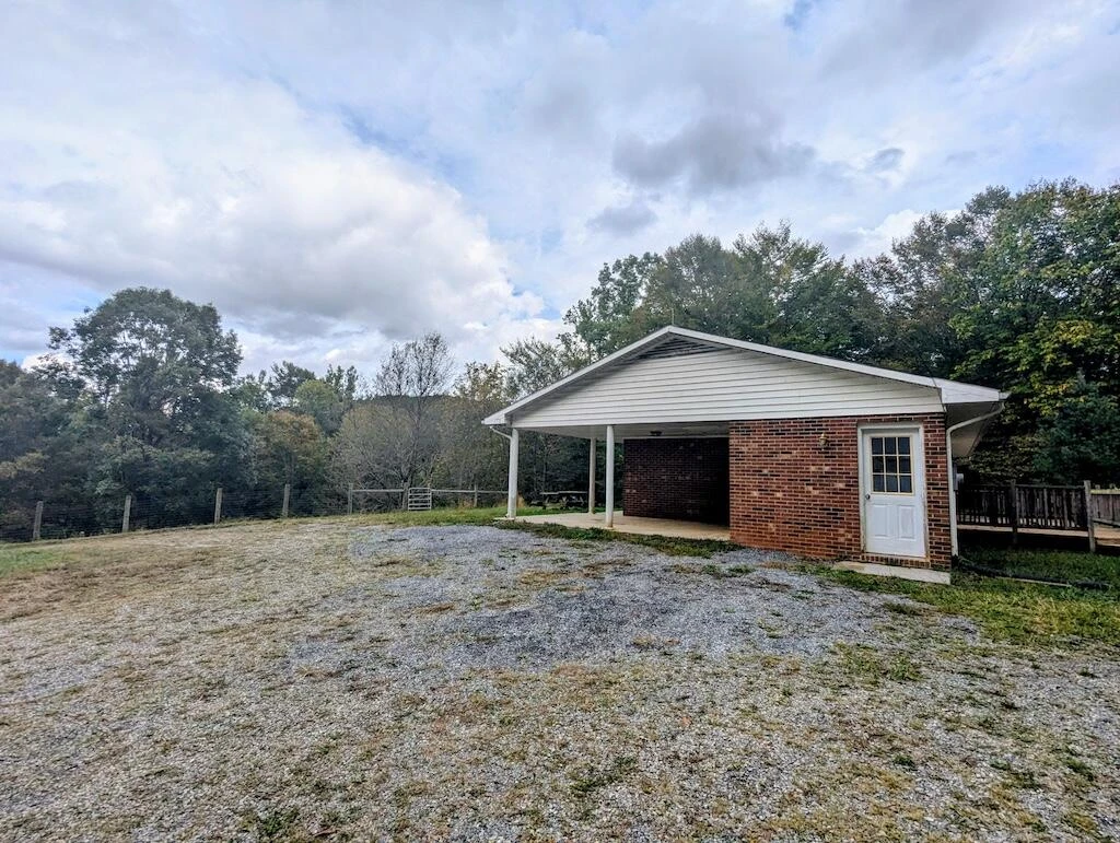 173 Hubbard RD - Photo 45