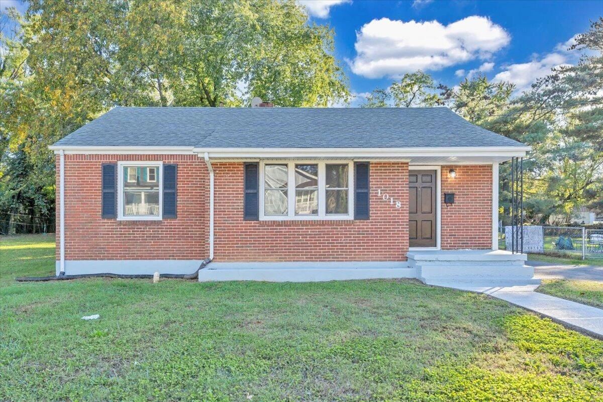 1018 Greenhurst AVE