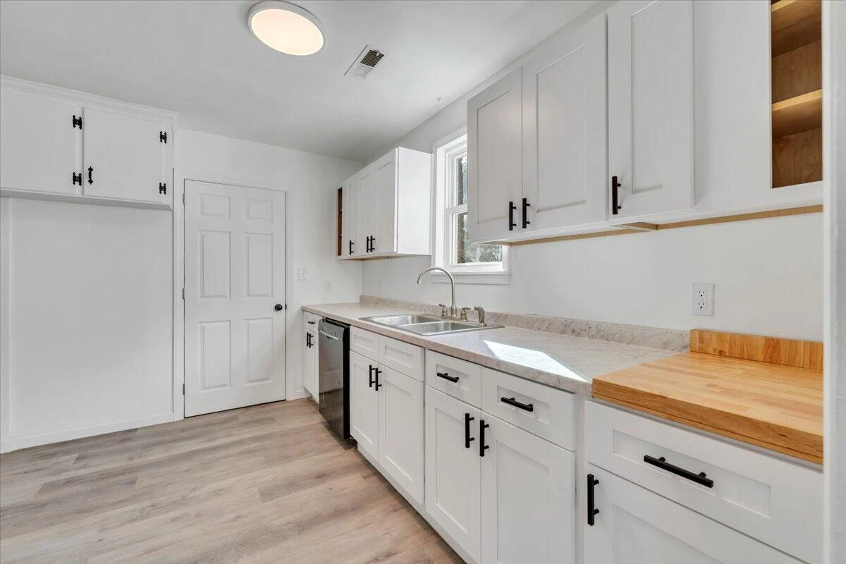 1018 Greenhurst AVE - Photo 12