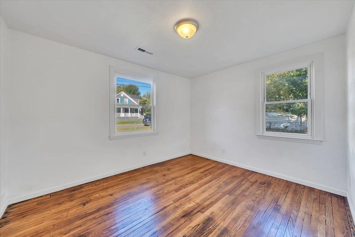 1018 Greenhurst AVE - Photo 14