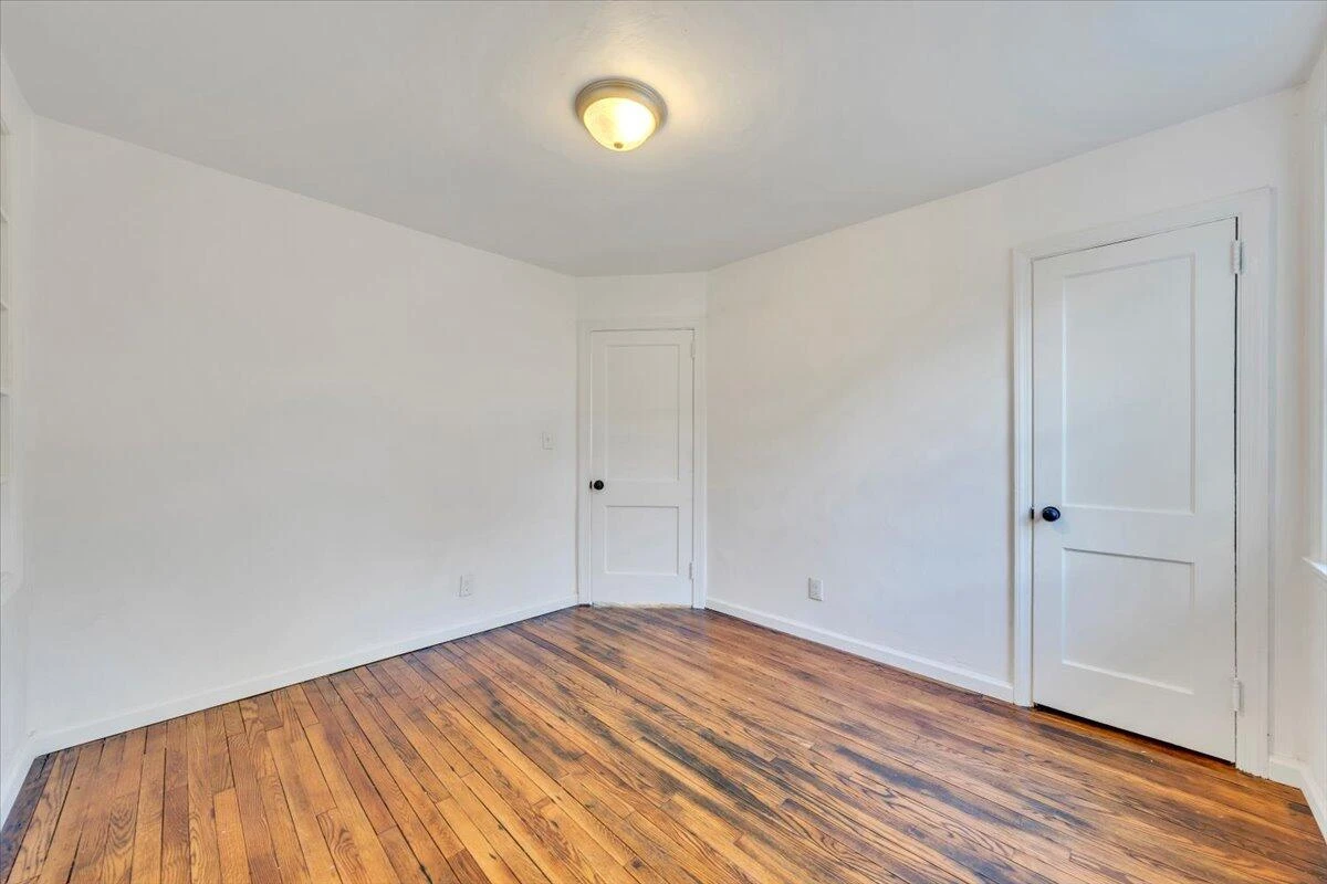1018 Greenhurst AVE - Photo 17