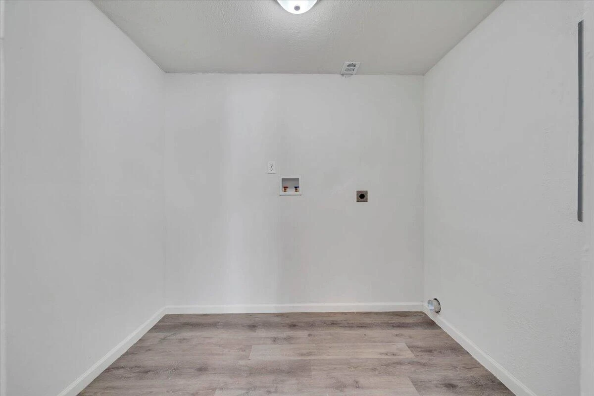 1018 Greenhurst AVE - Photo 19