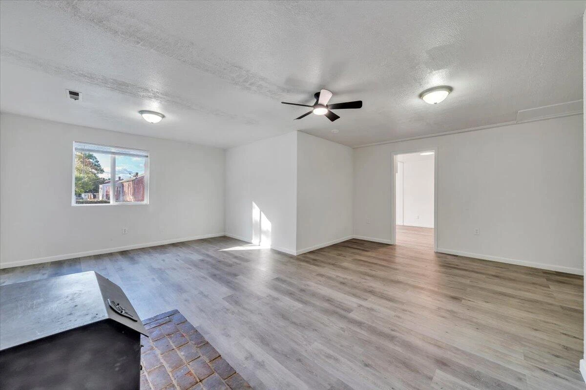 1018 Greenhurst AVE - Photo 22