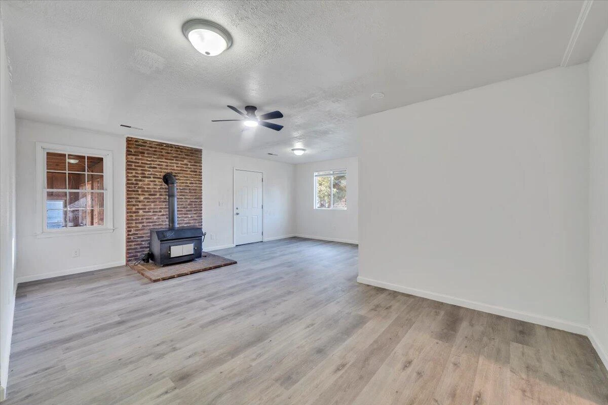 1018 Greenhurst AVE - Photo 25