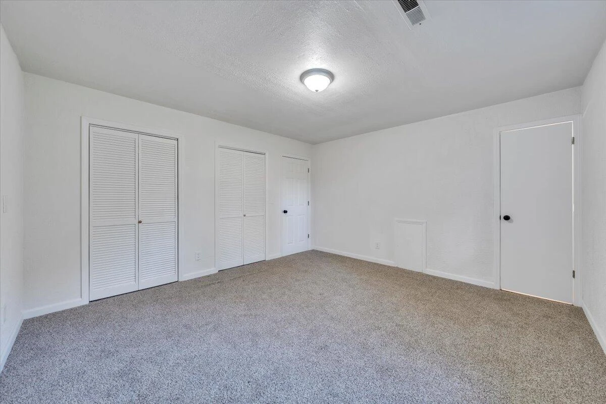 1018 Greenhurst AVE - Photo 28