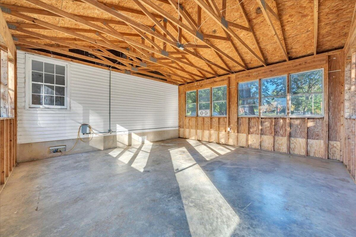 1018 Greenhurst AVE - Photo 33