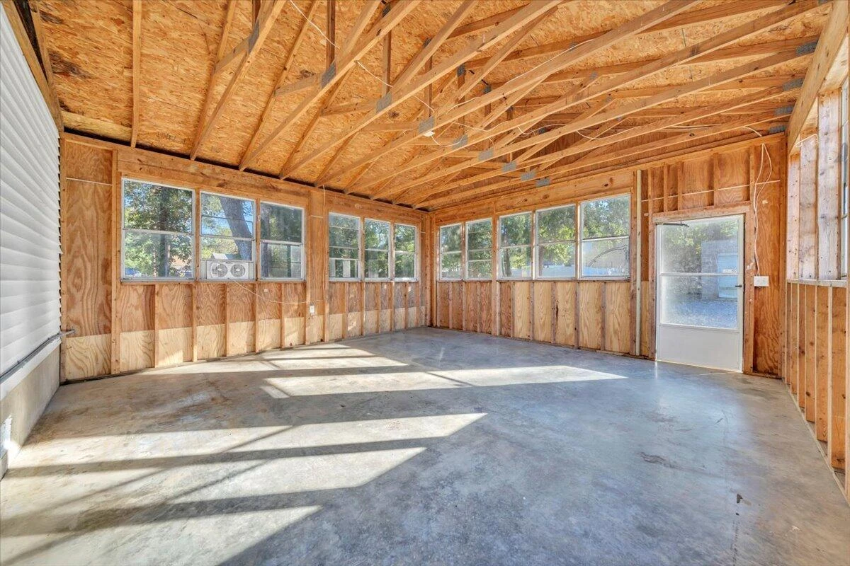1018 Greenhurst AVE - Photo 34