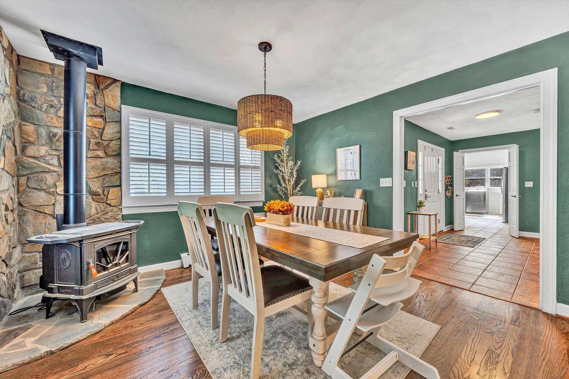 225 Hancock ST - Photo 16