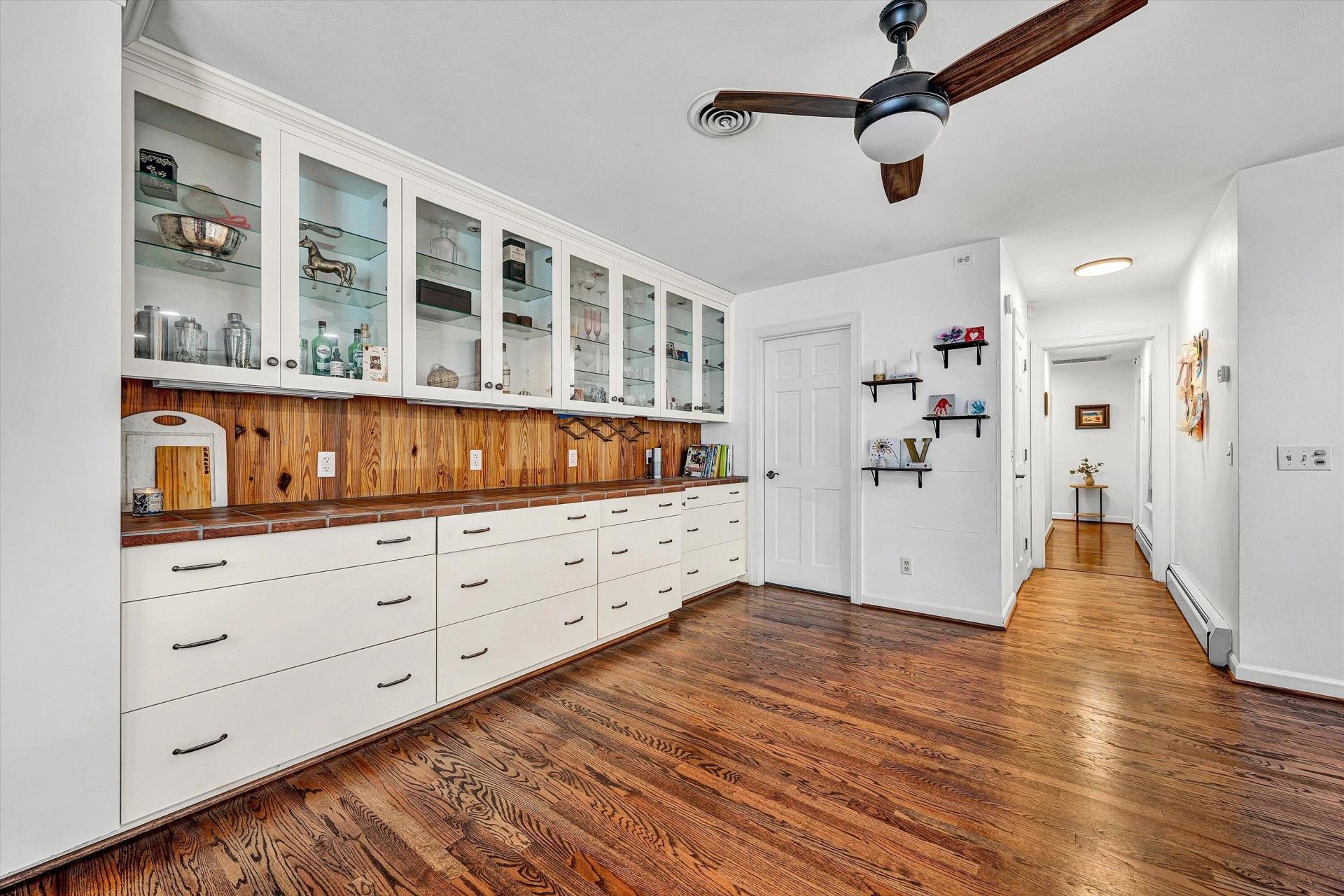 225 Hancock ST - Photo 19