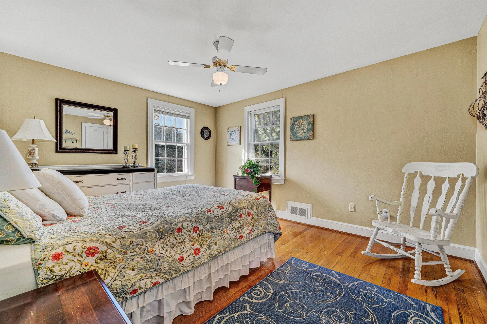 2334 Maiden LN - Photo 20