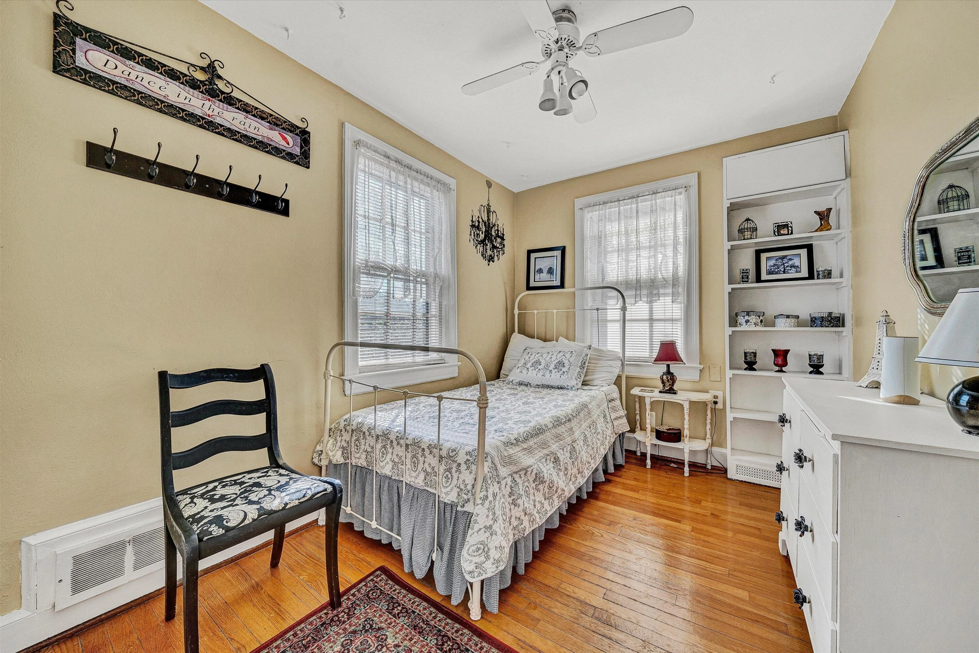 2334 Maiden LN - Photo 22
