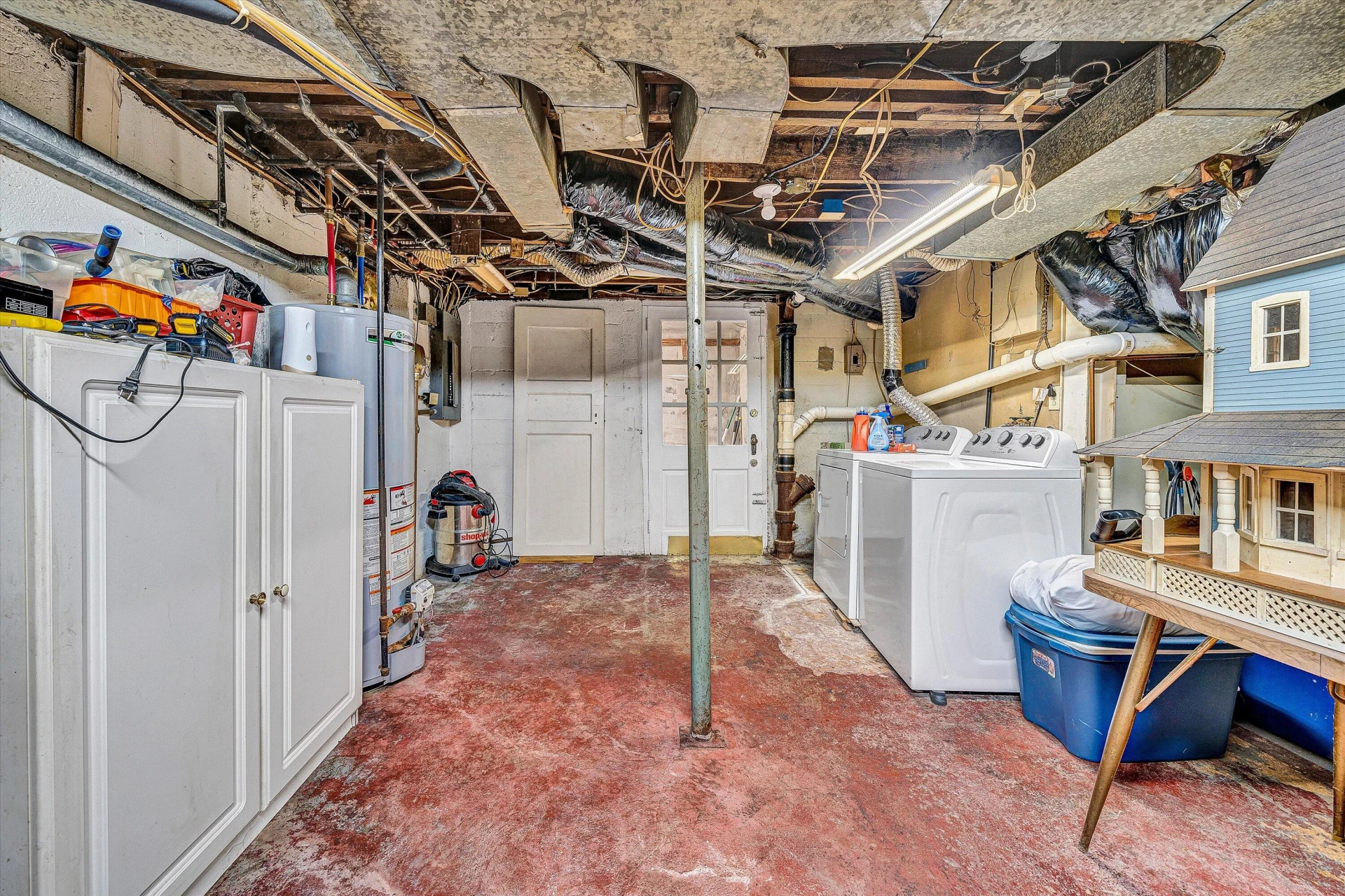 2334 Maiden LN - Photo 32