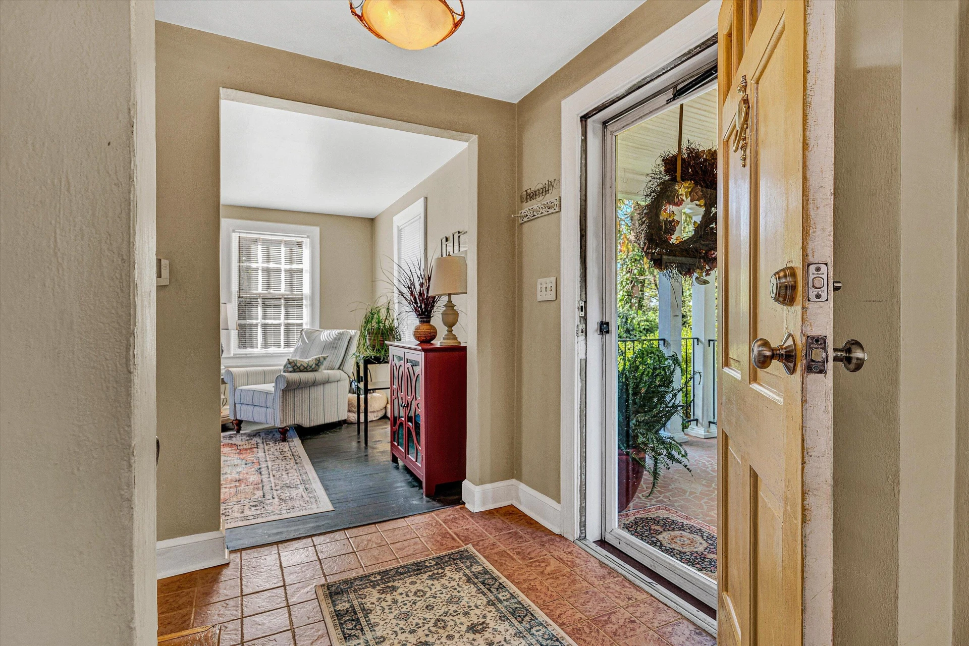 2334 Maiden LN - Photo 7
