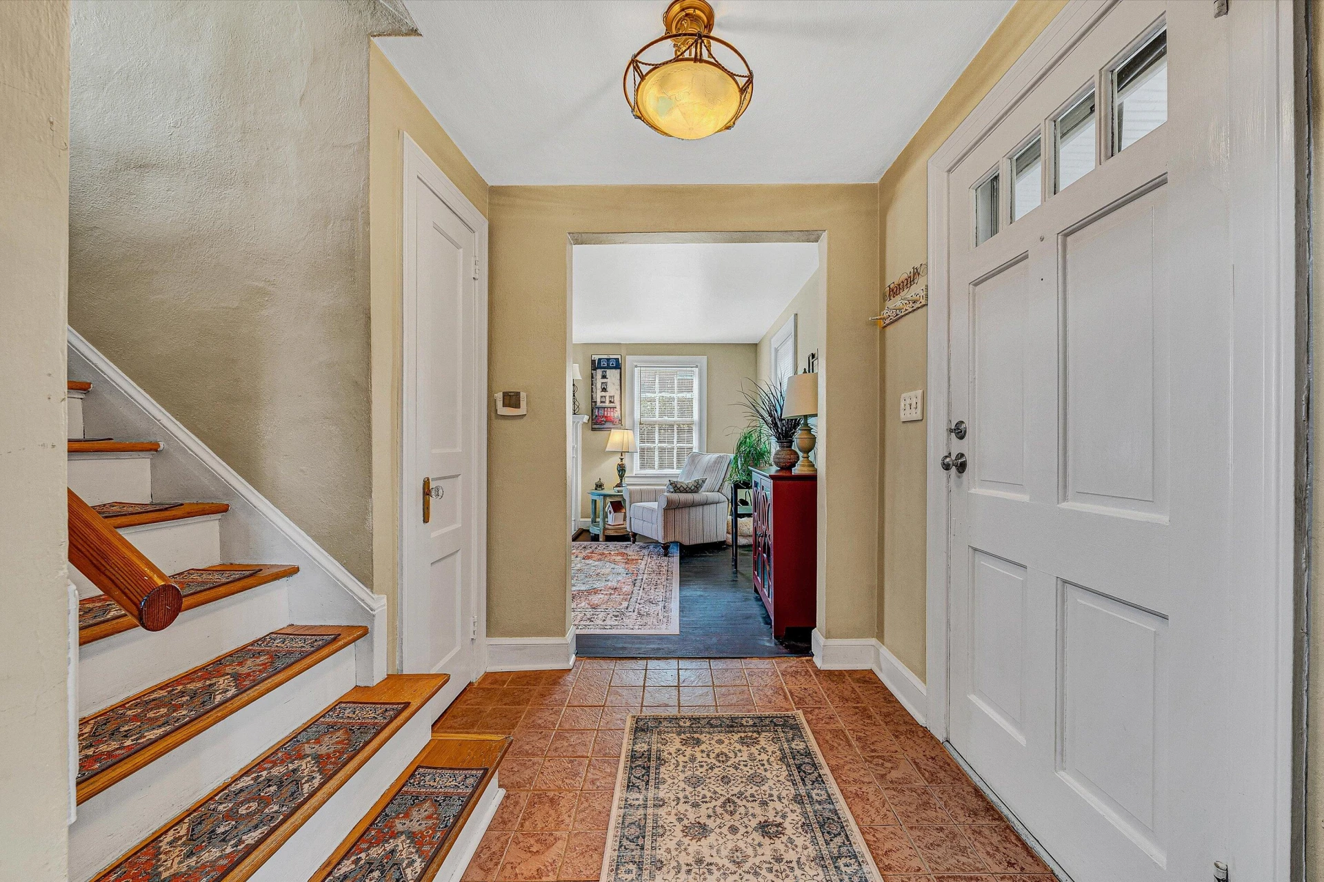 2334 Maiden LN - Photo 8
