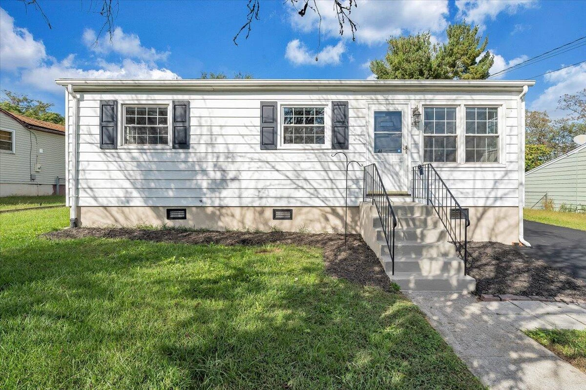 406 Augusta AVE